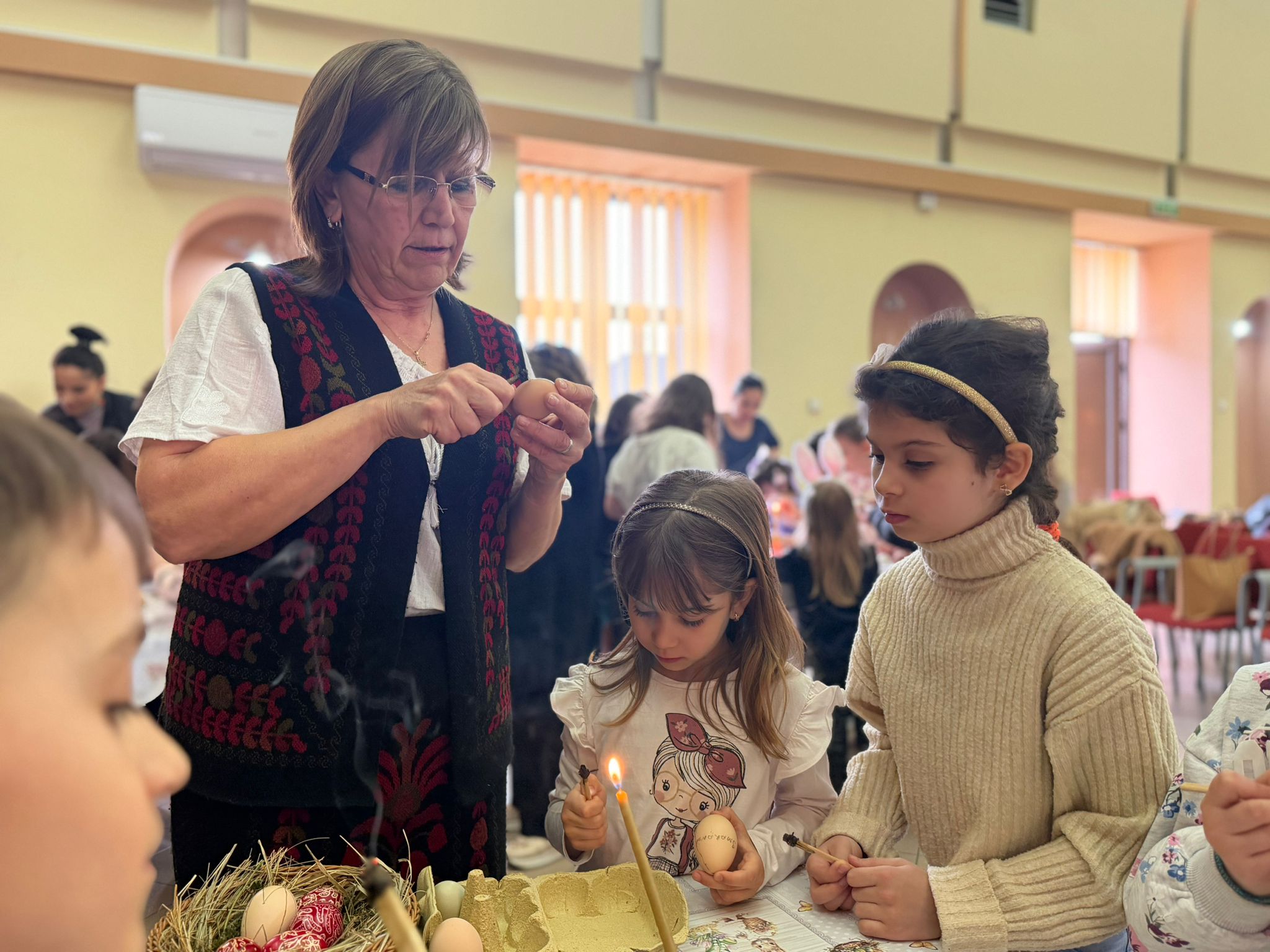 You are currently viewing Atelier de încondeiat ouă desfășurat la Centrul Cultural Ștefănești – vineri 3 aprilie 2026