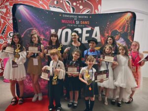 Read more about the article Secția Canto a Centrului Cultural Ștefănești la Concursul Național “Vocea de Maine Ești Tu”
